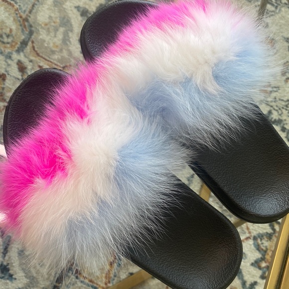 Shoes - Cotton candy slides medium - (7-9) woman’s